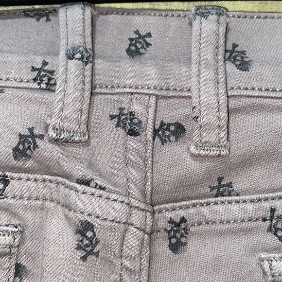 LUCKY CHARLIE SUPER SKINNY SKULL/CROSSBONES JEANS SZ 10/30 - Picture 9 of 10
